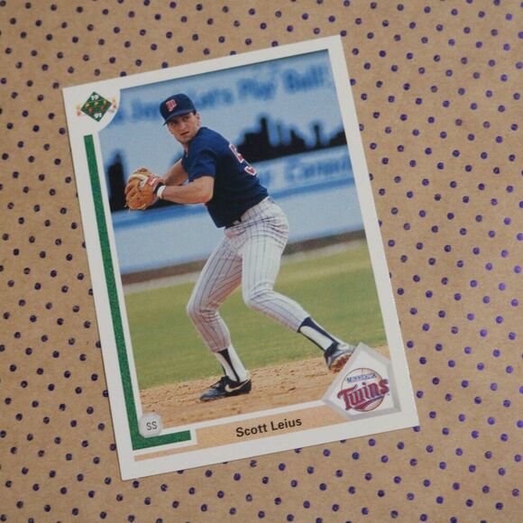 Scott Leius #35 Baseball Card - Picture 1 of 2